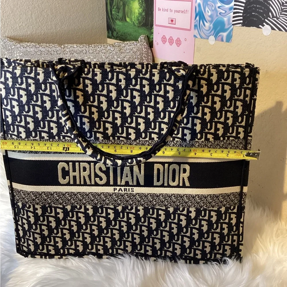 Fashion purse Black and Cream (not authentic)